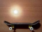 deck:redemption , trucks: td wide galbene , wheels : bollie cu rulment si riptape