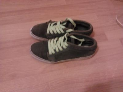 Shoesi Fallen forte mid 44 folositi stare bunicica